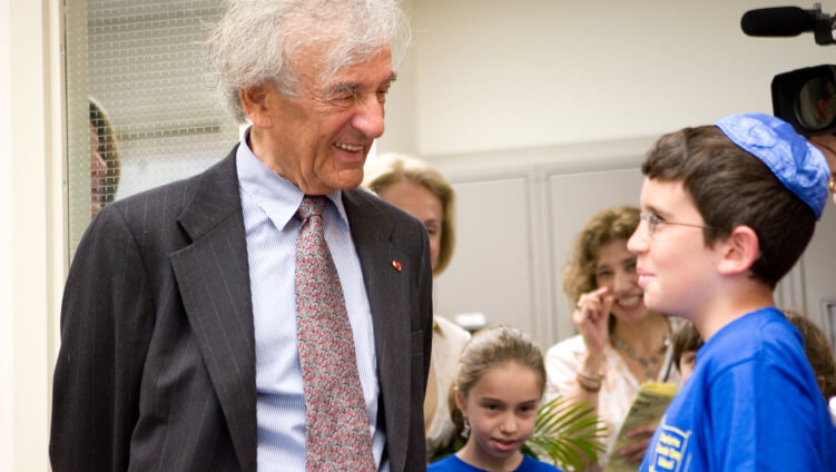 Elie Wise visits CJDS